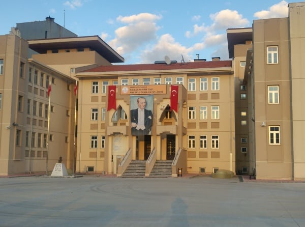 Kızılcahamam TOKİ Anadolu İmam Hatip Lisesi Fotoğrafı