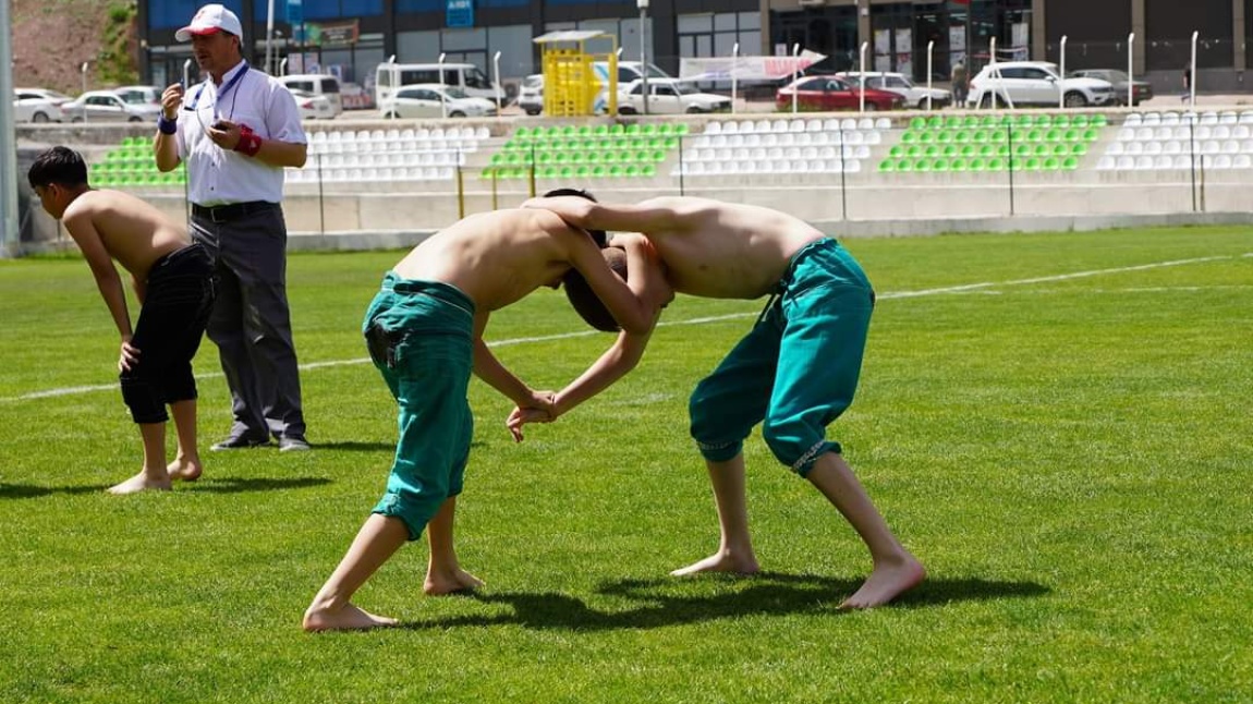 Geleneksel Sporlar Karakucak güreşi Ankara  şampiyonasında dereceler elde ettik.